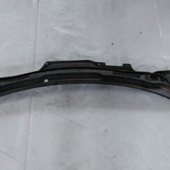 Vējstikla uzlikas (deflektora) režģis priekš VOLVO S40 2004 Black