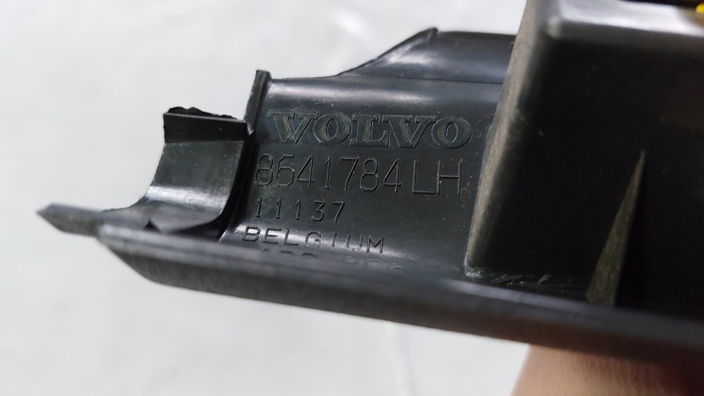 Sliekšņa priekšēja laba uzlika (salonā) priekš VOLVO S40 2004 Black 3 Sliekšņa priekšēja laba uzlika (salonā) priekš VOLVO S40 2004 Black