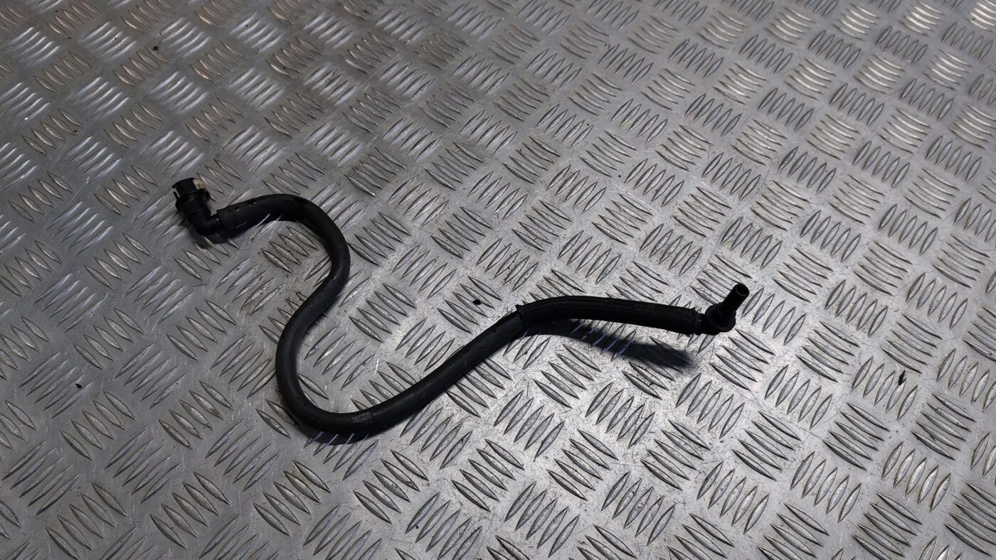 Degvielas caurule priekš VOLVO S40 2004 Black