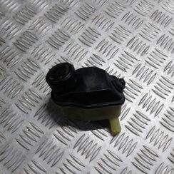 Stūres pastiprinātāja tvertne priekš VOLVO S40 2004 Black