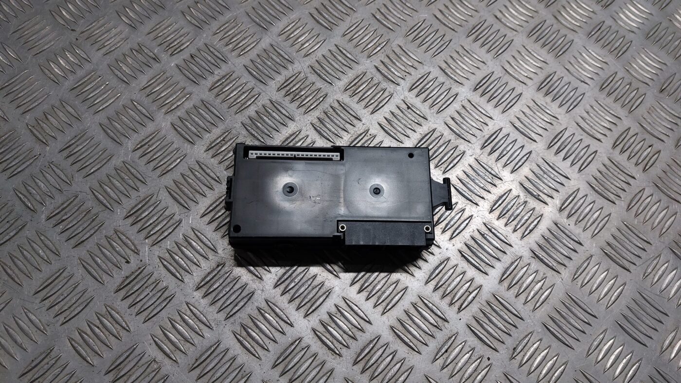 Drošinātāju bloks priekš MITSUBISHI COLT 2007 2 Drošinātāju bloks priekš MITSUBISHI COLT 2007