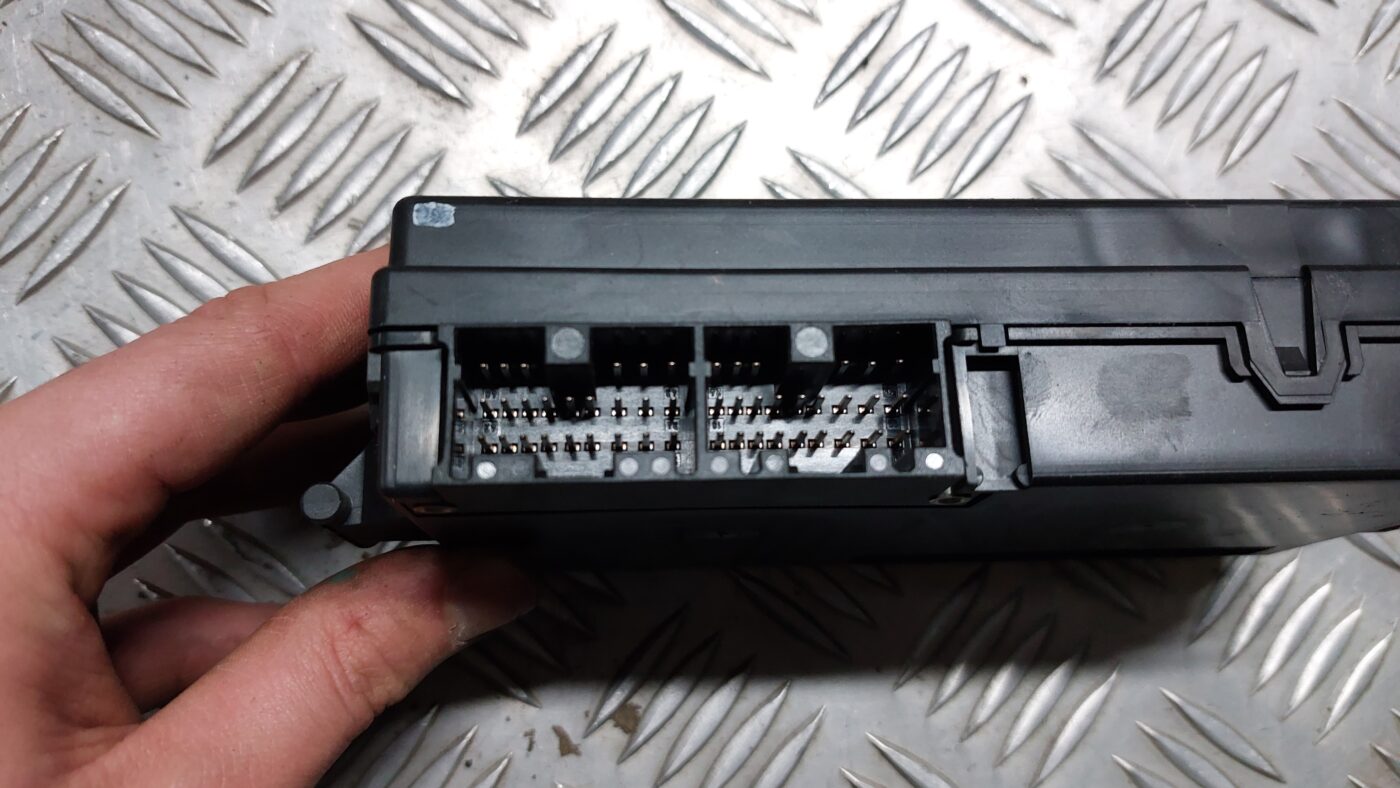 Drošinātāju bloks priekš MITSUBISHI COLT 2007 3 Drošinātāju bloks priekš MITSUBISHI COLT 2007