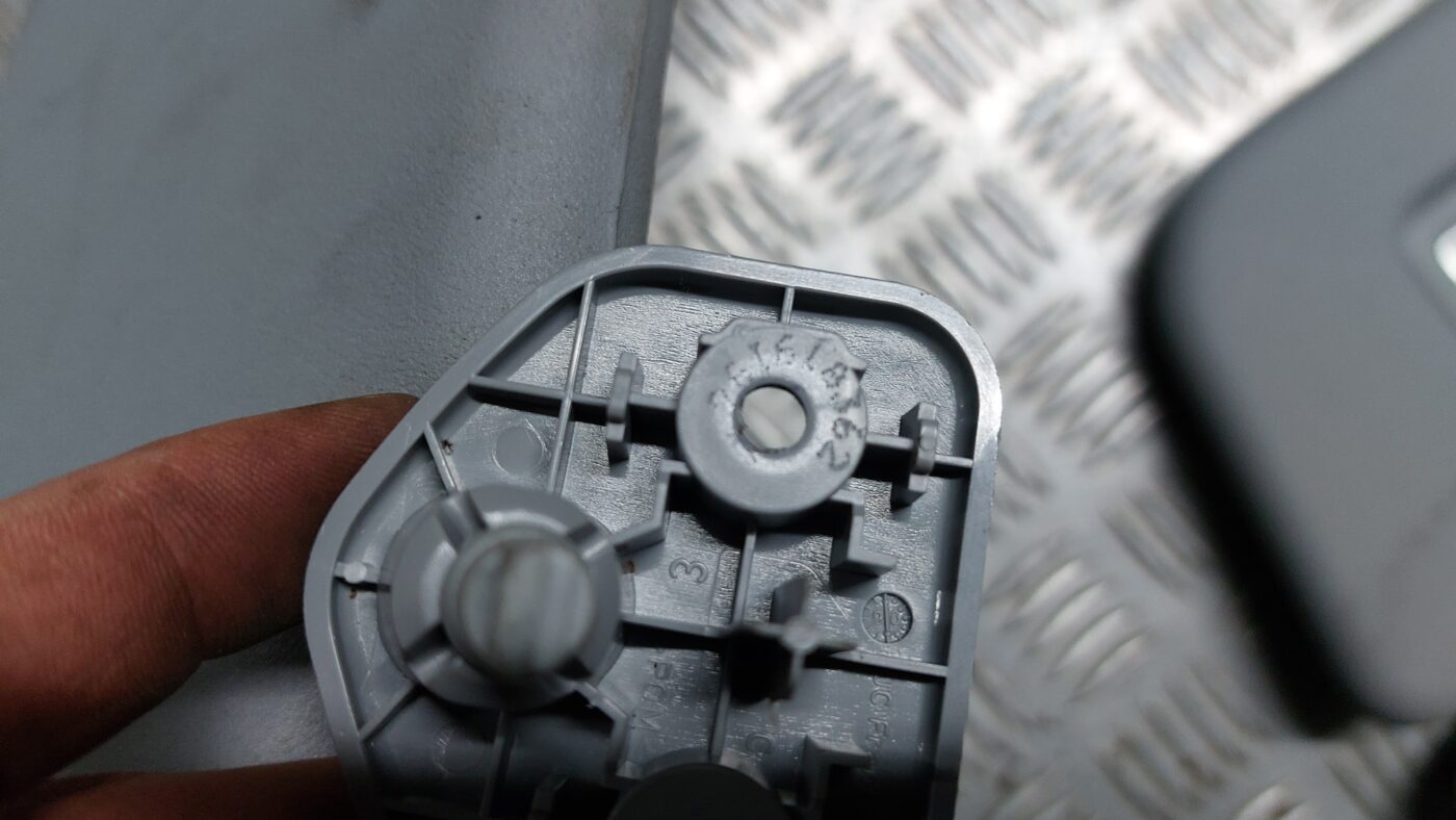 Saules aizsargs priekš MITSUBISHI COLT 2007