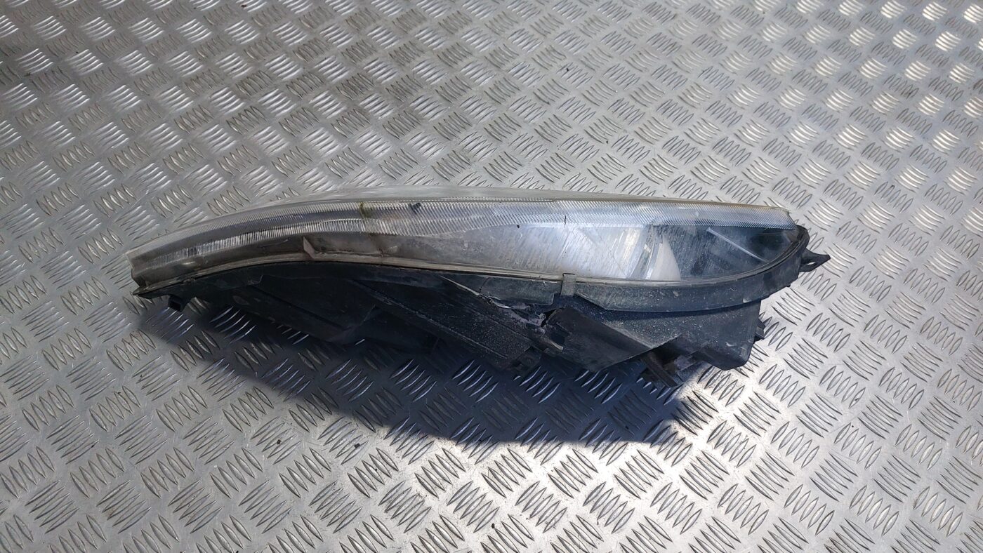 Priekšējais kreisais lukturis priekš MITSUBISHI COLT 2007 3 Priekšējais kreisais lukturis priekš MITSUBISHI COLT 2007