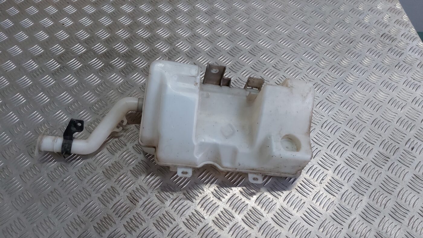 Mazgātāja šķidruma tvertne priekš MITSUBISHI COLT 2007 2 Mazgātāja šķidruma tvertne priekš MITSUBISHI COLT 2007