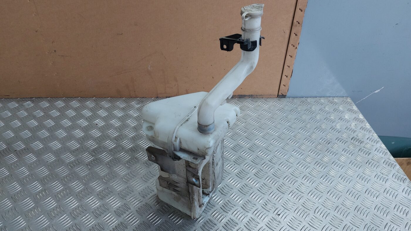 Mazgātāja šķidruma tvertne priekš MITSUBISHI COLT 2007 3 Mazgātāja šķidruma tvertne priekš MITSUBISHI COLT 2007