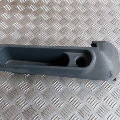 Priekšējā labā sēdekļa sliežu apdare priekš MITSUBISHI COLT 2007