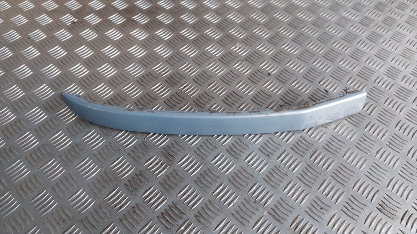 Priekšēja bufera uzlika priekš MITSUBISHI COLT 2007 1 Priekšēja bufera uzlika priekš MITSUBISHI COLT 2007