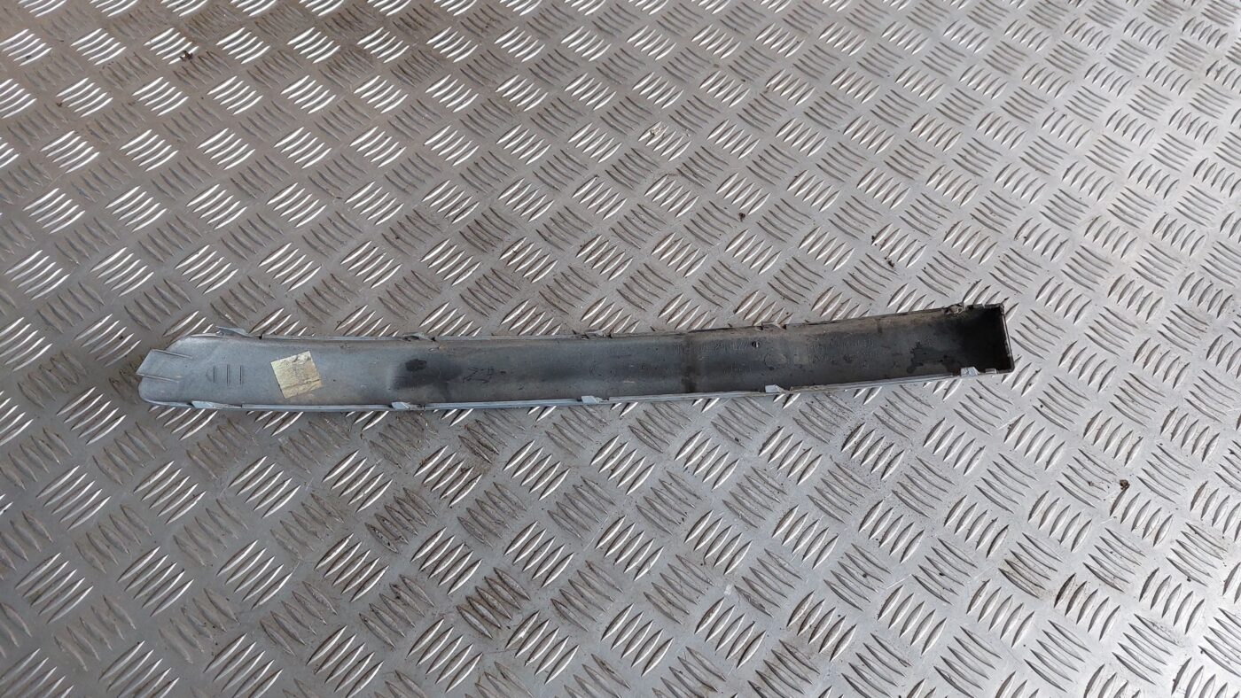 Priekšēja bufera uzlika priekš MITSUBISHI COLT 2007 2 Priekšēja bufera uzlika priekš MITSUBISHI COLT 2007