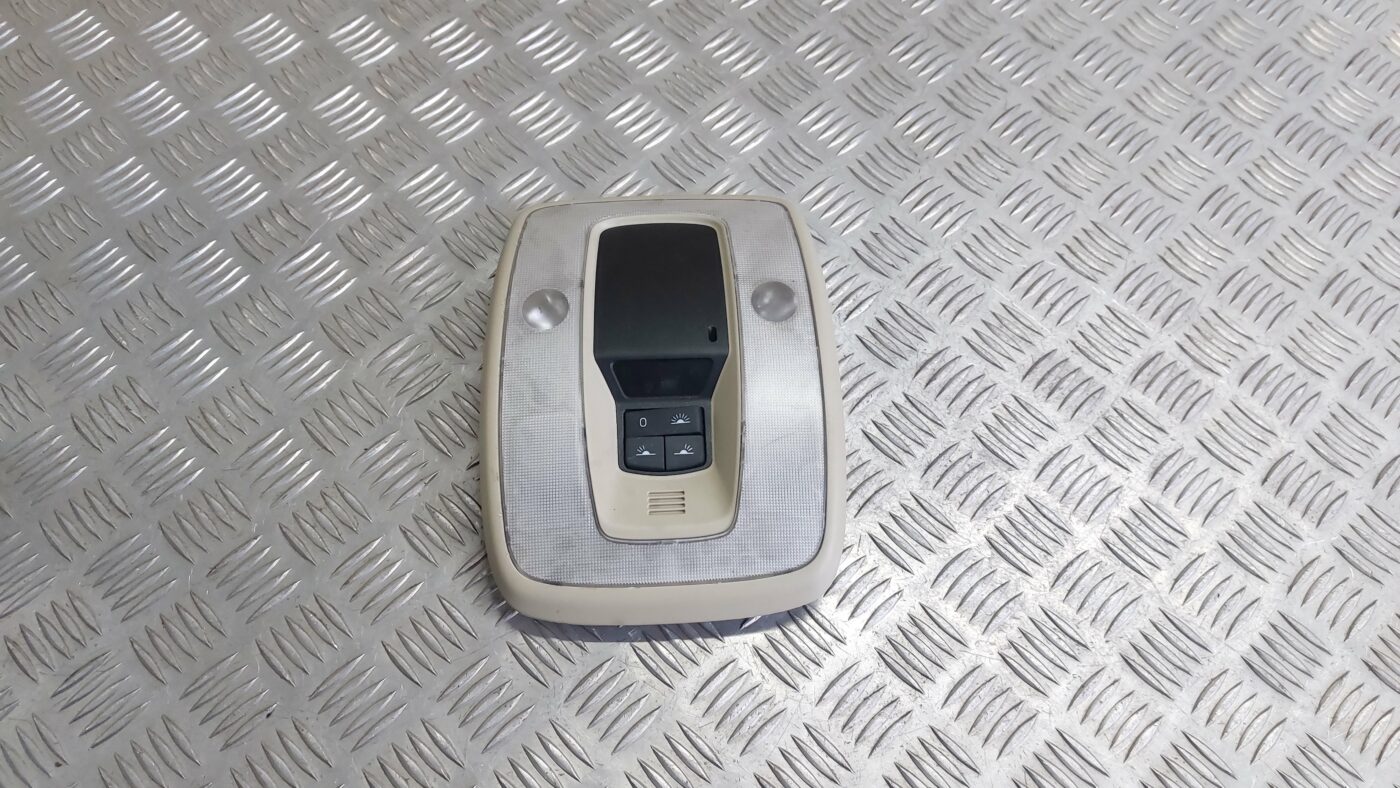 Salona apgaismojuma panelis priekš VOLVO V60 2012 1 Salona apgaismojuma panelis priekš VOLVO V60 2012