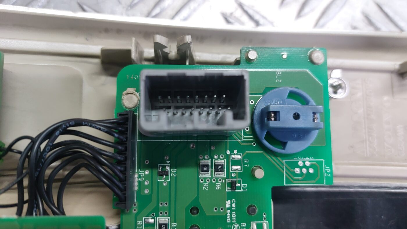 Salona apgaismojuma panelis priekš VOLVO V60 2012 3 Salona apgaismojuma panelis priekš VOLVO V60 2012