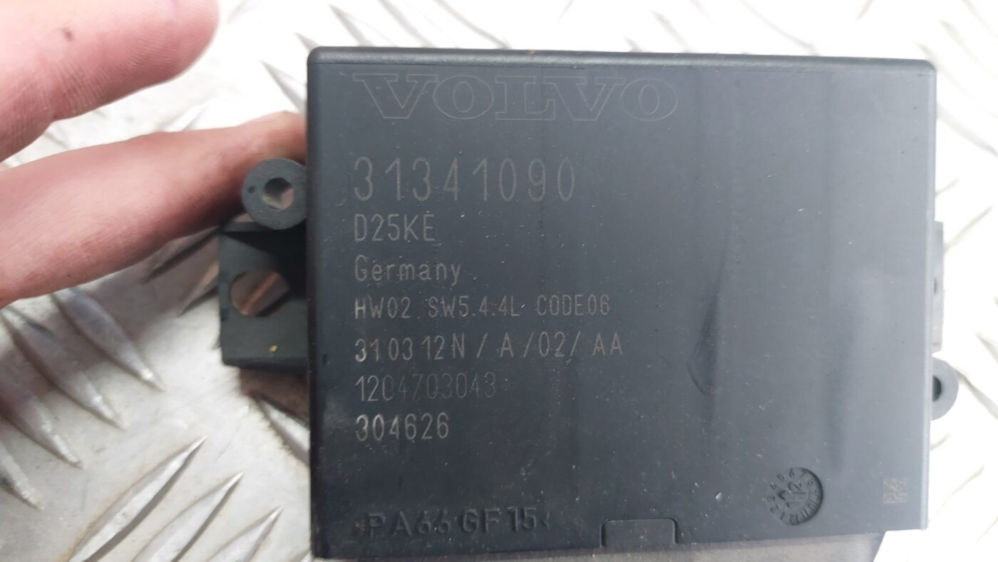 Parkošanās devēju vadības bloks priekš VOLVO V60 2012 4 Parkošanās devēju vadības bloks priekš VOLVO V60 2012