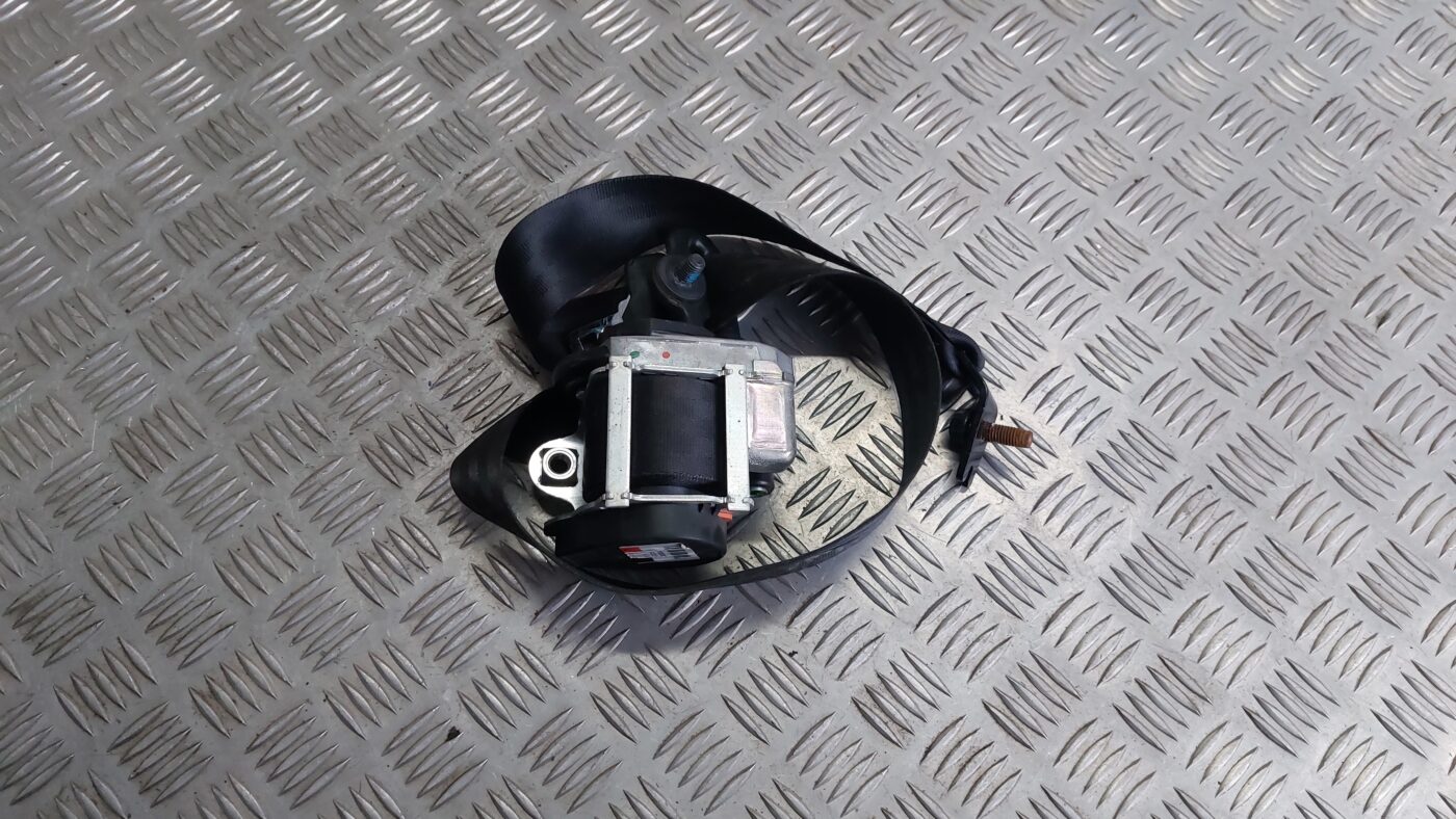 Aizmugurējā kreisa drošības josta priekš VOLVO V60 2012