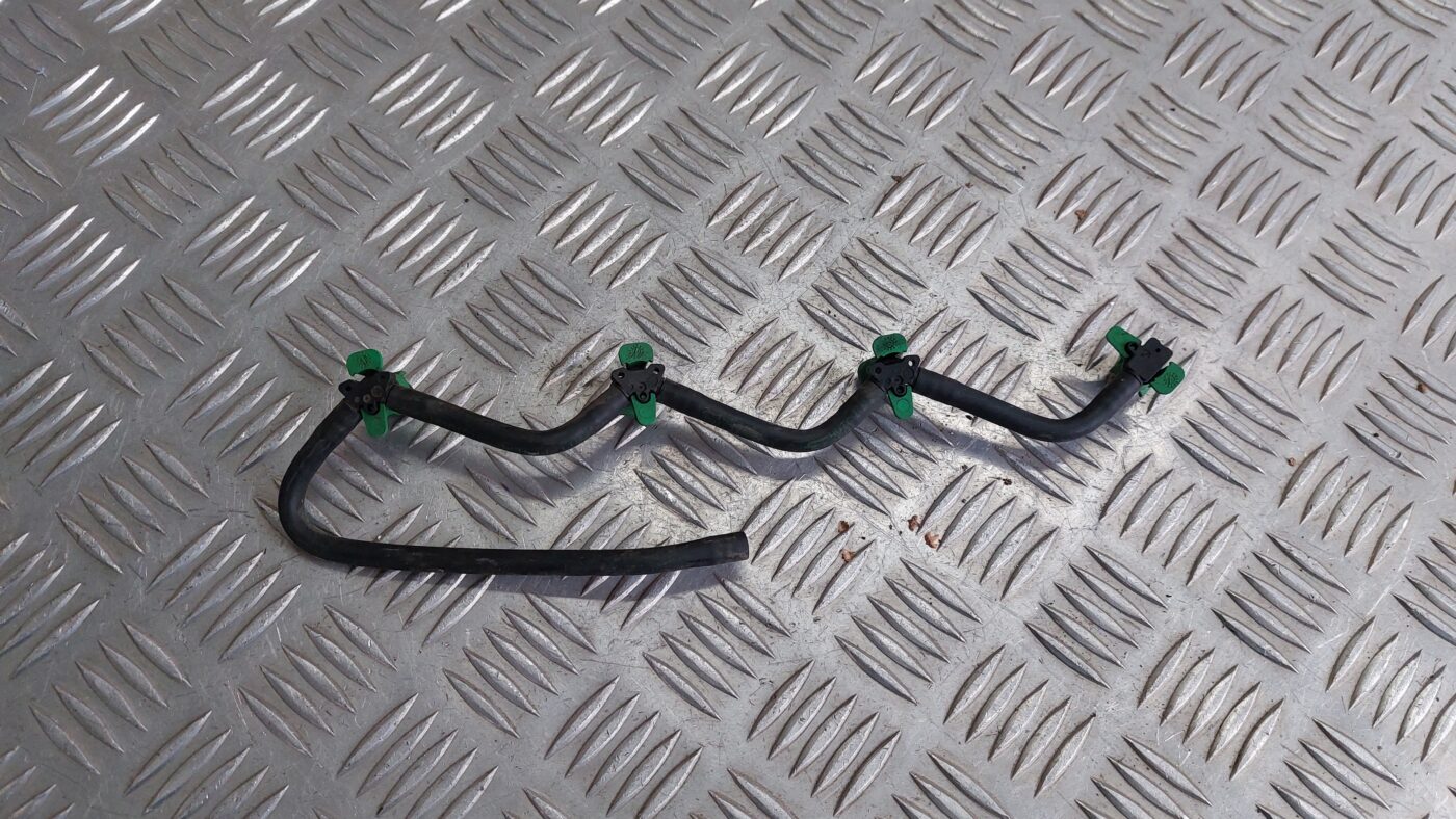 Degvielas atgriešanas caurule priekš VOLVO V60 2012 1 Degvielas atgriešanas caurule priekš VOLVO V60 2012