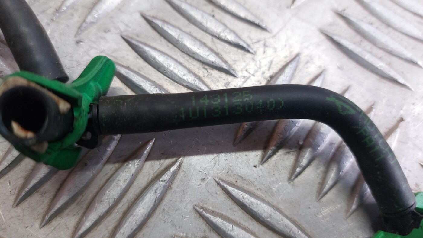 Degvielas atgriešanas caurule priekš VOLVO V60 2012 3 Degvielas atgriešanas caurule priekš VOLVO V60 2012