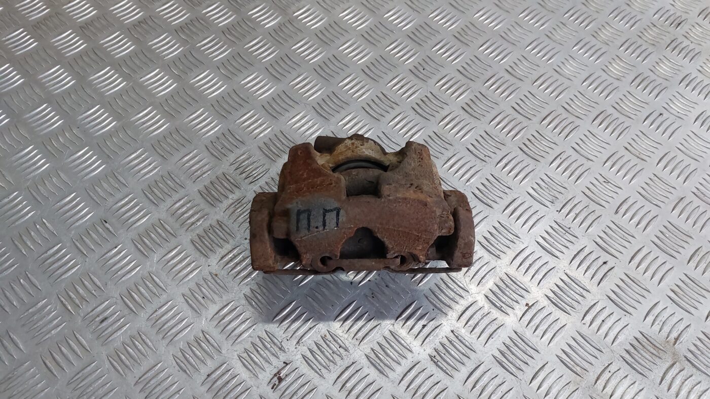 Priekšējais labais suports priekš VOLVO V60 2012 1 Priekšējais labais suports priekš VOLVO V60 2012