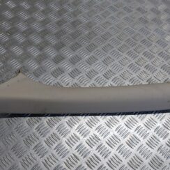 Priekšējas salona statnes apdare priekš VOLVO V60 2012