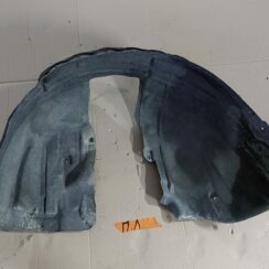 Priekšējais kreisais paspārns priekš VOLVO V60 2012