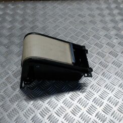 Centrālās konsoles nodalījums priekš VOLVO V60 2012