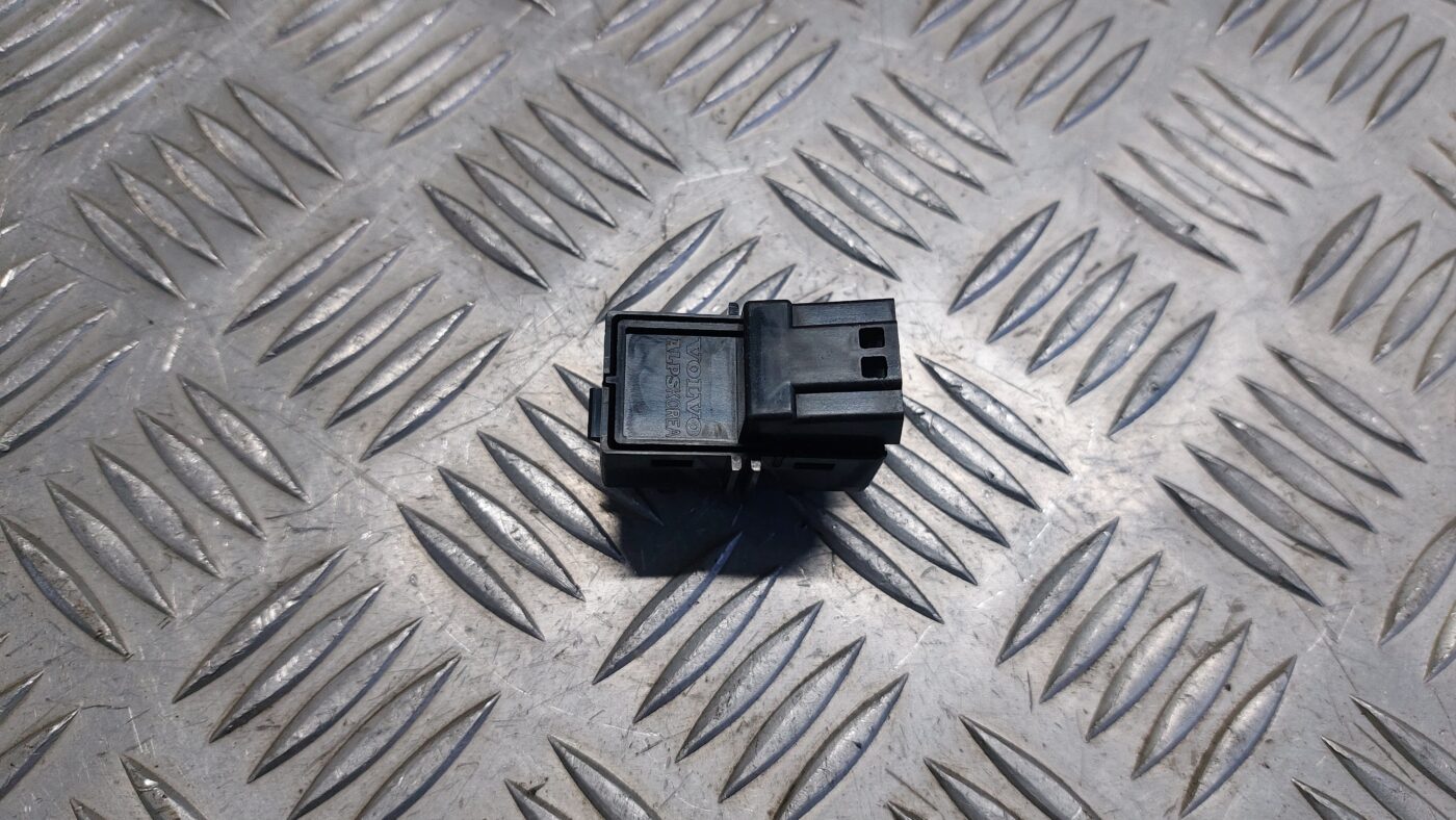 Atvēršanas/aizvēršanas poga priekš VOLVO V60 2012