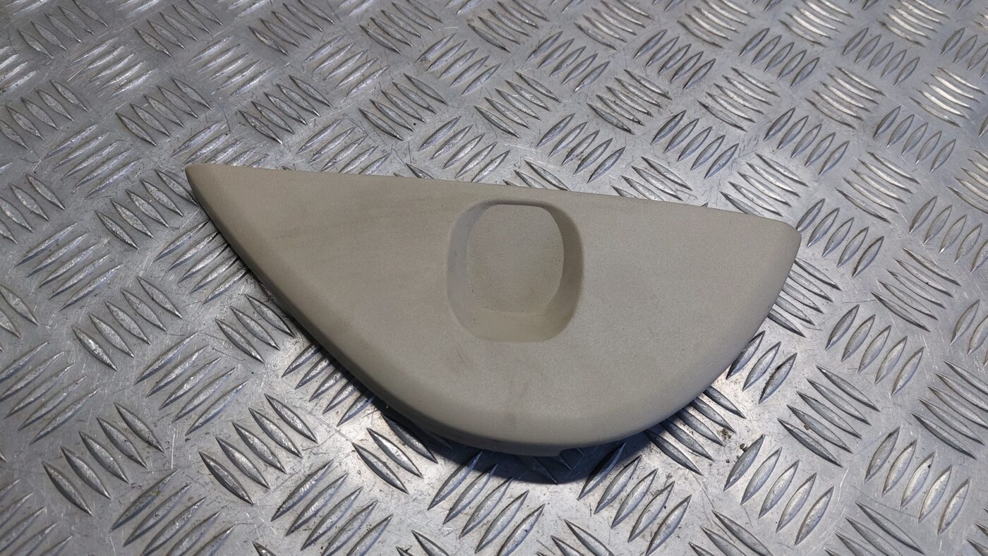 Mērinstrumentu paneļa sānu apdare priekš VOLVO V60 2012