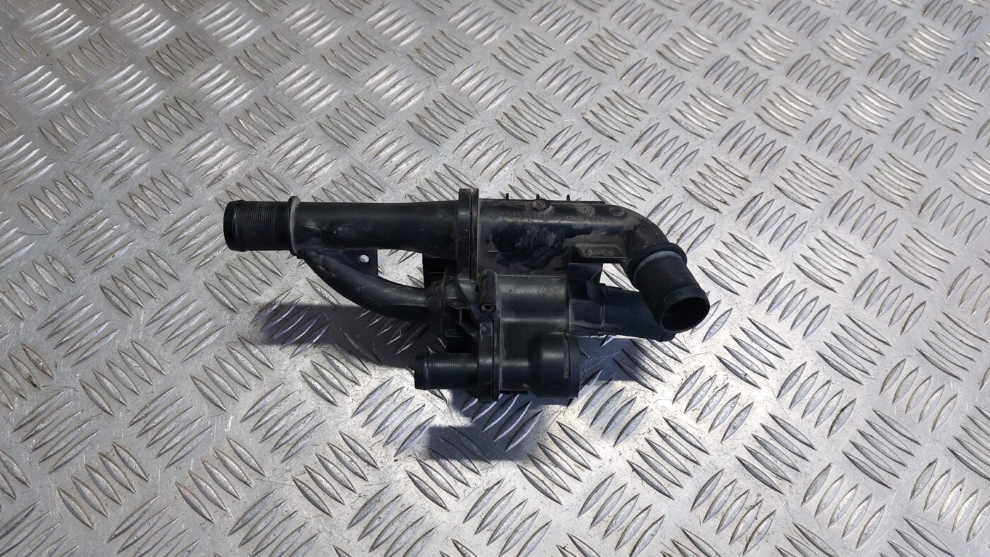 Termostata korpuss priekš VOLVO V60 2012