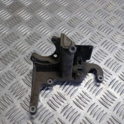 Dzinēja kronšteins priekš VOLVO V60 2012