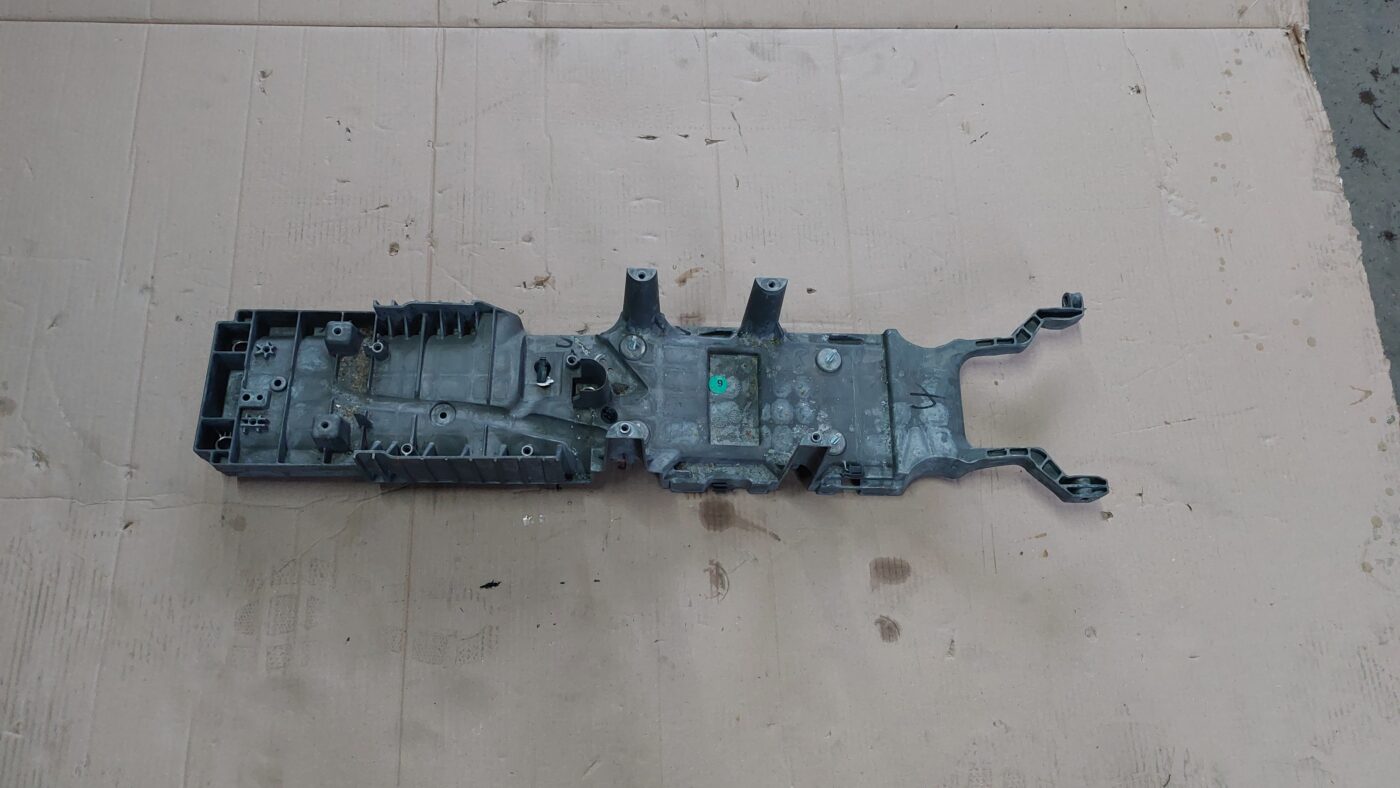 Ātrumkārbas kronšteins priekš VOLVO V60 2012 1 Ātrumkārbas kronšteins priekš VOLVO V60 2012