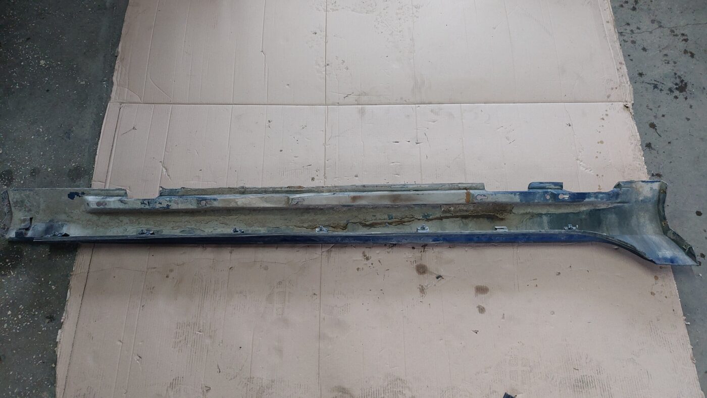 Ārēja sliekšņa kreisa uzlika priekš VOLVO V60 2012