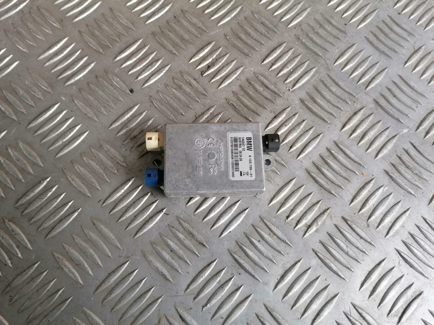 Antenas vadības bloks priekš BMW 123 E87 2008 BLACK 1 Antenas vadības bloks priekš BMW 123 E87 2008 BLACK