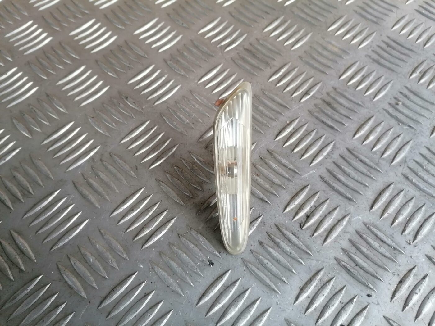 Pagrieziena signala lukturis priekš BMW 123 E87 2008 BLACK