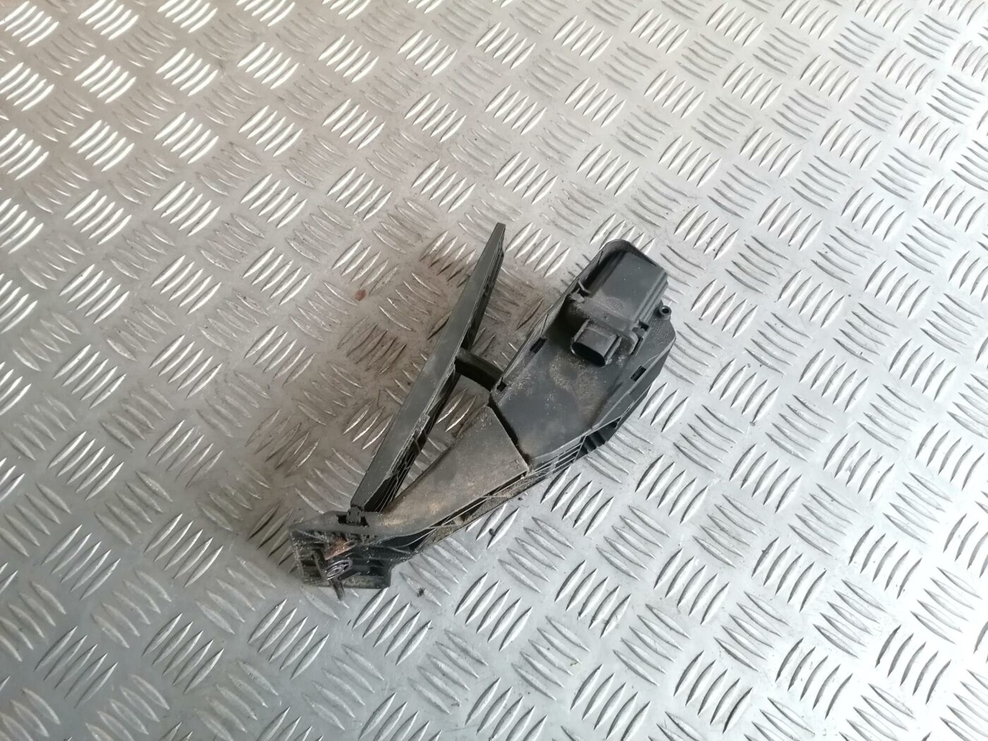 Gāzes pedālis priekš BMW 123 E87 2008 BLACK 2 Gāzes pedālis priekš BMW 123 E87 2008 BLACK