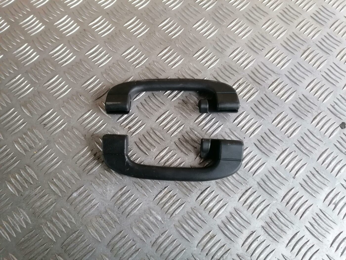 Salona rokturis griestos priekš BMW 123 E87 2008 BLACK 1 Salona rokturis griestos priekš BMW 123 E87 2008 BLACK