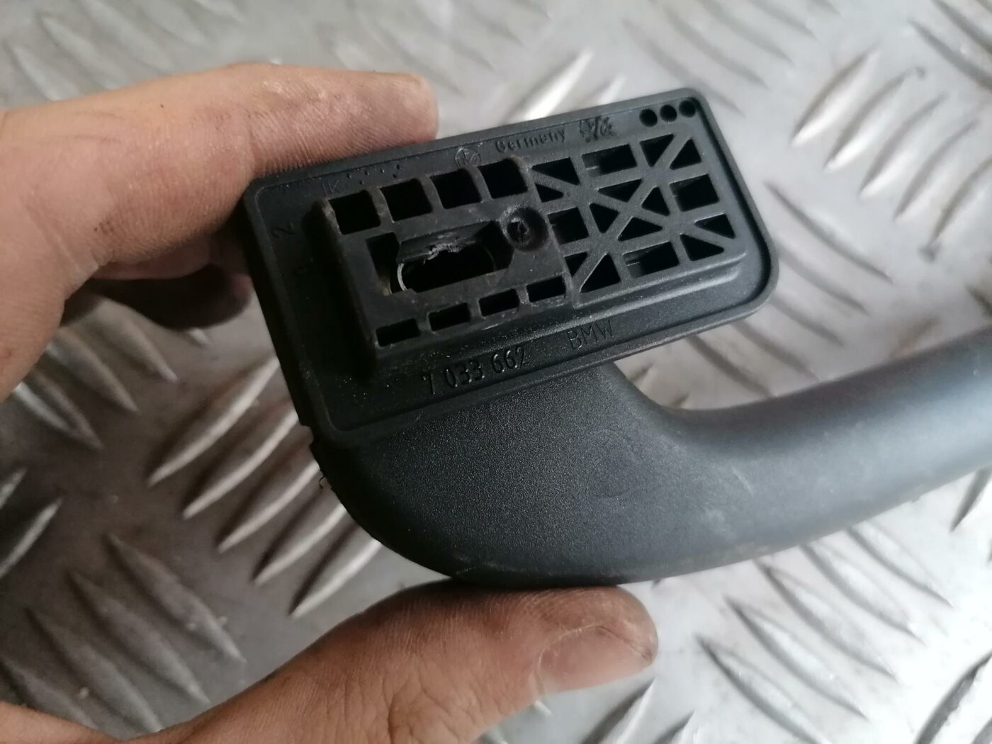 Salona rokturis griestos priekš BMW 123 E87 2008 BLACK 3 Salona rokturis griestos priekš BMW 123 E87 2008 BLACK