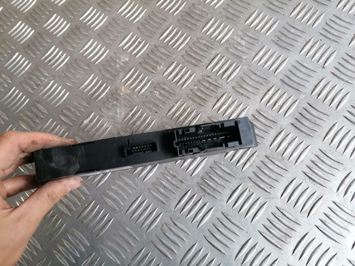 CAS vadības bloks priekš BMW 123 E87 2008 BLACK 2 CAS vadības bloks priekš BMW 123 E87 2008 BLACK