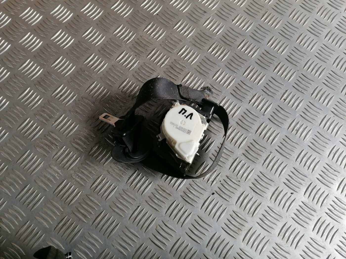 Priekšējā kreisā drošības josta priekš BMW 123 E87 2008 BLACK 1 Priekšējā kreisā drošības josta priekš BMW 123 E87 2008 BLACK