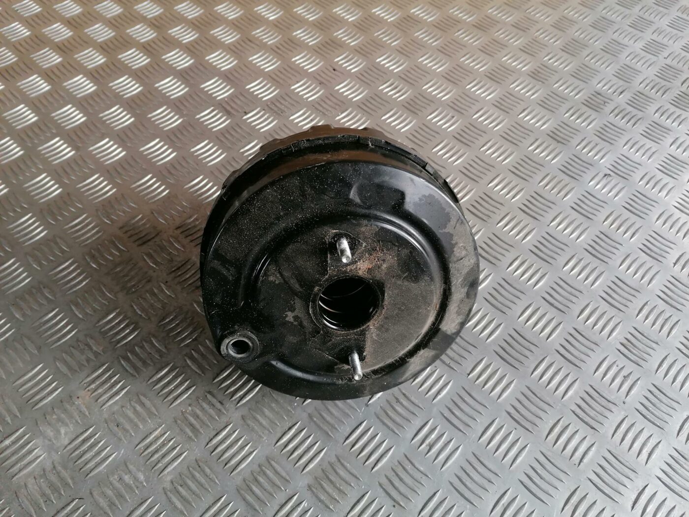 Vakuuma bremžu pastiprinātājs priekš BMW 123 E87 2008 BLACK 1 Vakuuma bremžu pastiprinātājs priekš BMW 123 E87 2008 BLACK