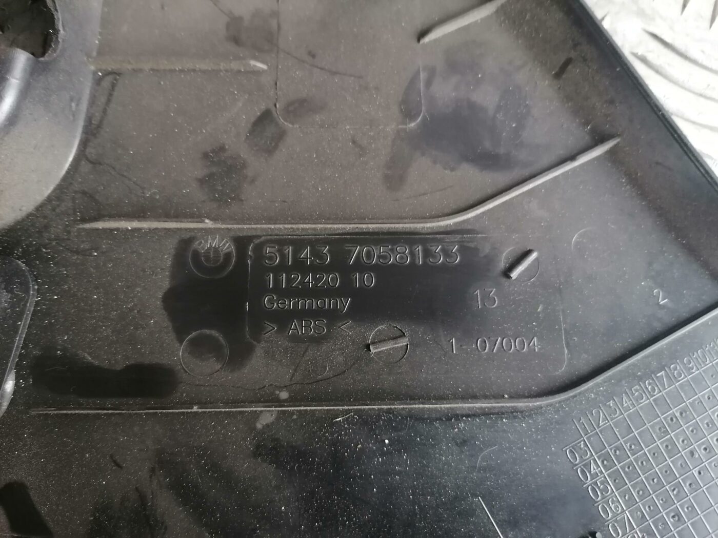 Sliekšņa priekšēja kreisa uzlika (salonā) priekš BMW 123 E87 2008 BLACK 3 Sliekšņa priekšēja kreisa uzlika (salonā) priekš BMW 123 E87 2008 BLACK