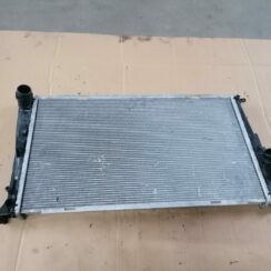 Dzesēšanas radiators priekš BMW 123 E87 2008 BLACK