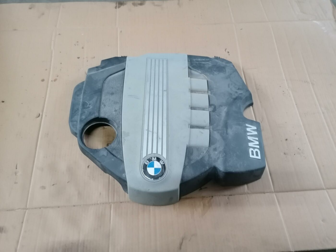 Dzinēja dekoratīvais vāks priekš BMW 123 E87 2008 BLACK