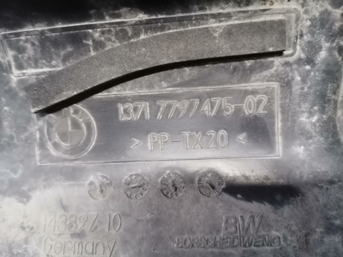 Gaisa filtra korpusa caurule priekš BMW 123 E87 2008 BLACK