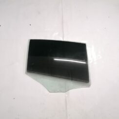 Aizmugurējo labo durvju stikls priekš BMW 123 E87 2008 BLACK