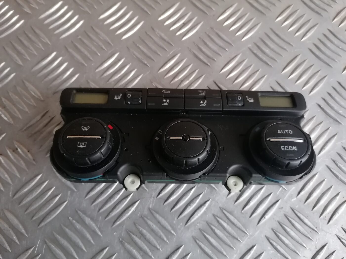 Klimata kontroles bloks priekš ŠKODA OCTAVIA 2006 2 Klimata kontroles bloks priekš ŠKODA OCTAVIA 2006