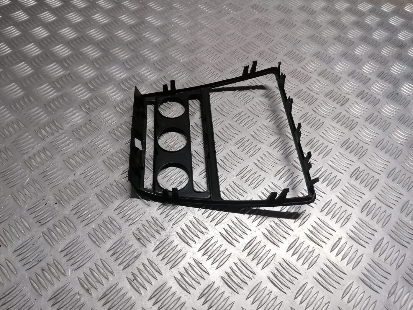 Mērinstrumentu paneļa dekoratīvais rāmis priekš ŠKODA OCTAVIA 2006