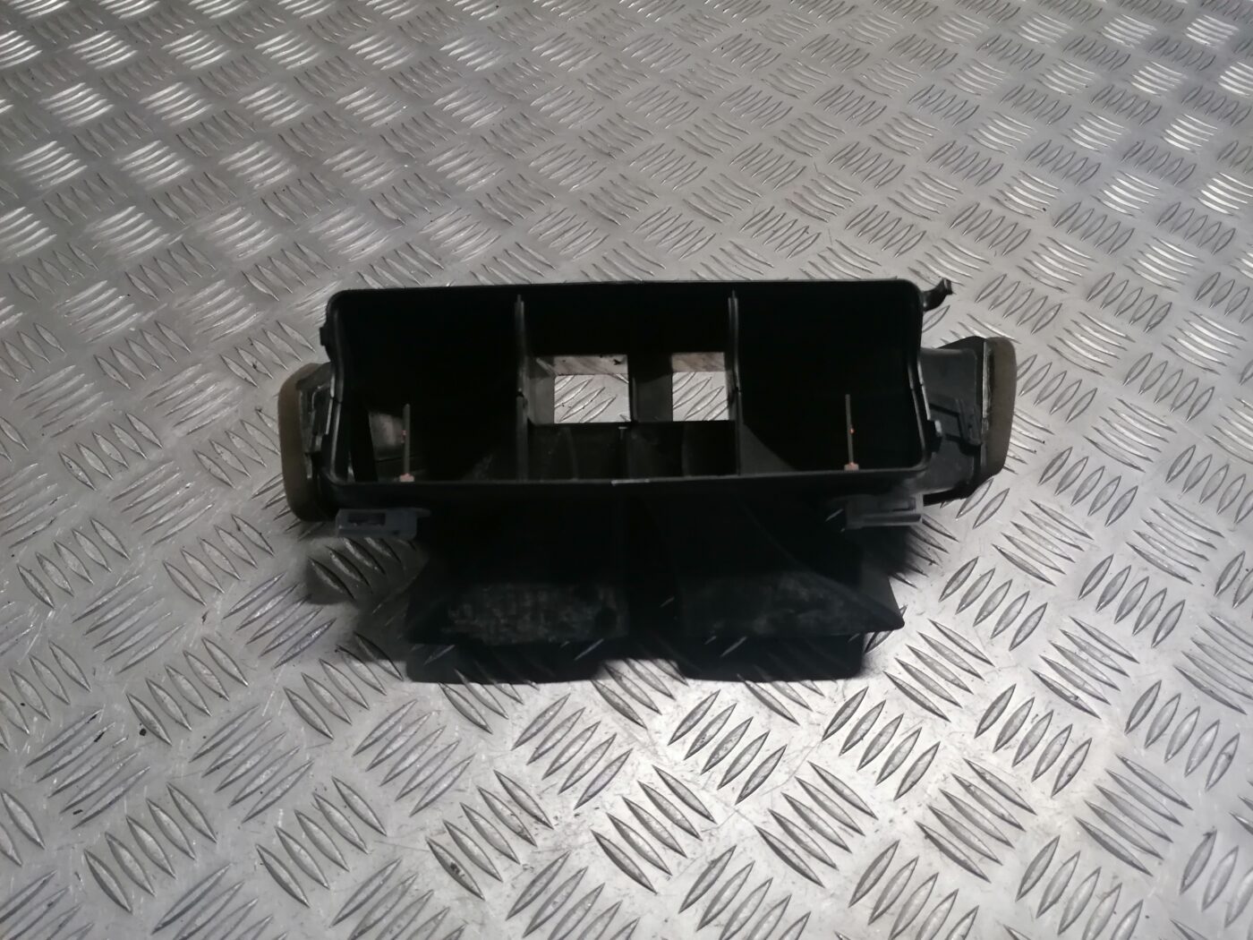 Salona gaisa vads priekš ŠKODA OCTAVIA 2006