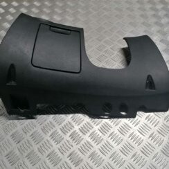 Mērinstrumentu paneļa apdare (zem stūres) priekš ŠKODA OCTAVIA 2006