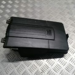 Akumulatora vāks priekš ŠKODA OCTAVIA 2006