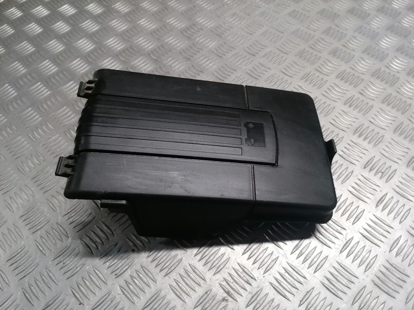 Akumulatora vāks priekš ŠKODA OCTAVIA 2006