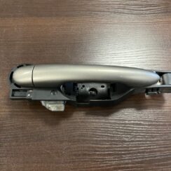 Aizmugurējāis labais durvju rokturis priekš RENAULT LAGUNA 2011