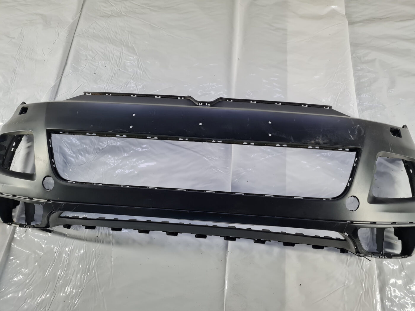 Priekšējais buferis priekš VW TOUAREG 2010-2018 7P6807221C 7P6807061E